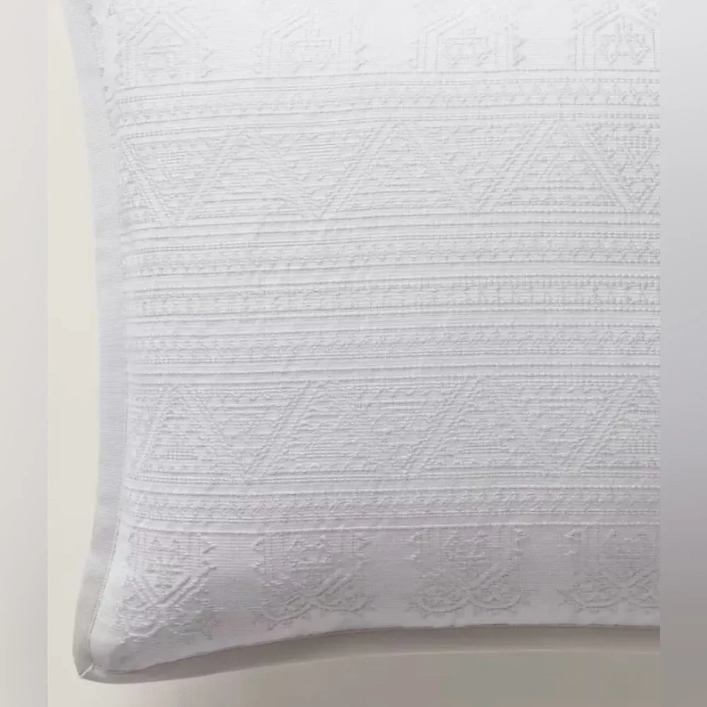 NEW RALPH LAUREN HOME THROW PILLOW WHITE & GRAY WOVEN ON BOTH SIDES 15 X 20